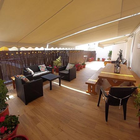 Central Apartment Near The Beach With Huge Private Terrace Loutraki  Luaran gambar
