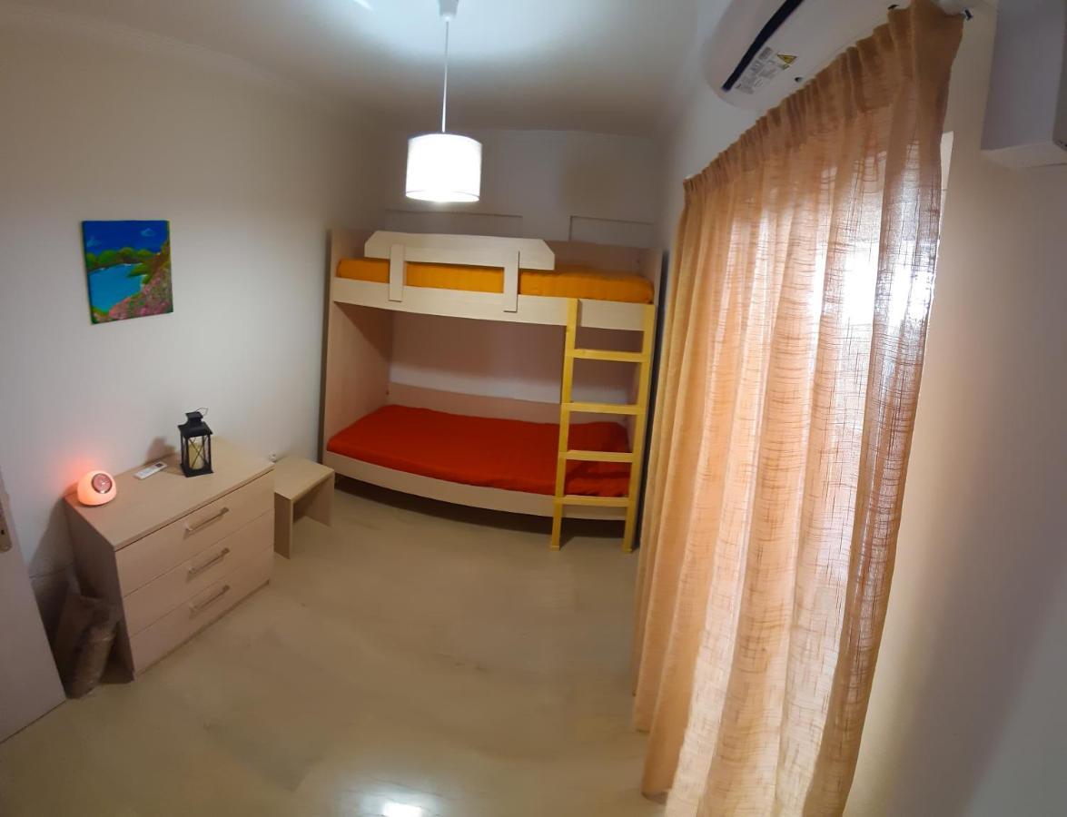 Central Apartment Near The Beach With Huge Private Terrace Loutraki  Luaran gambar