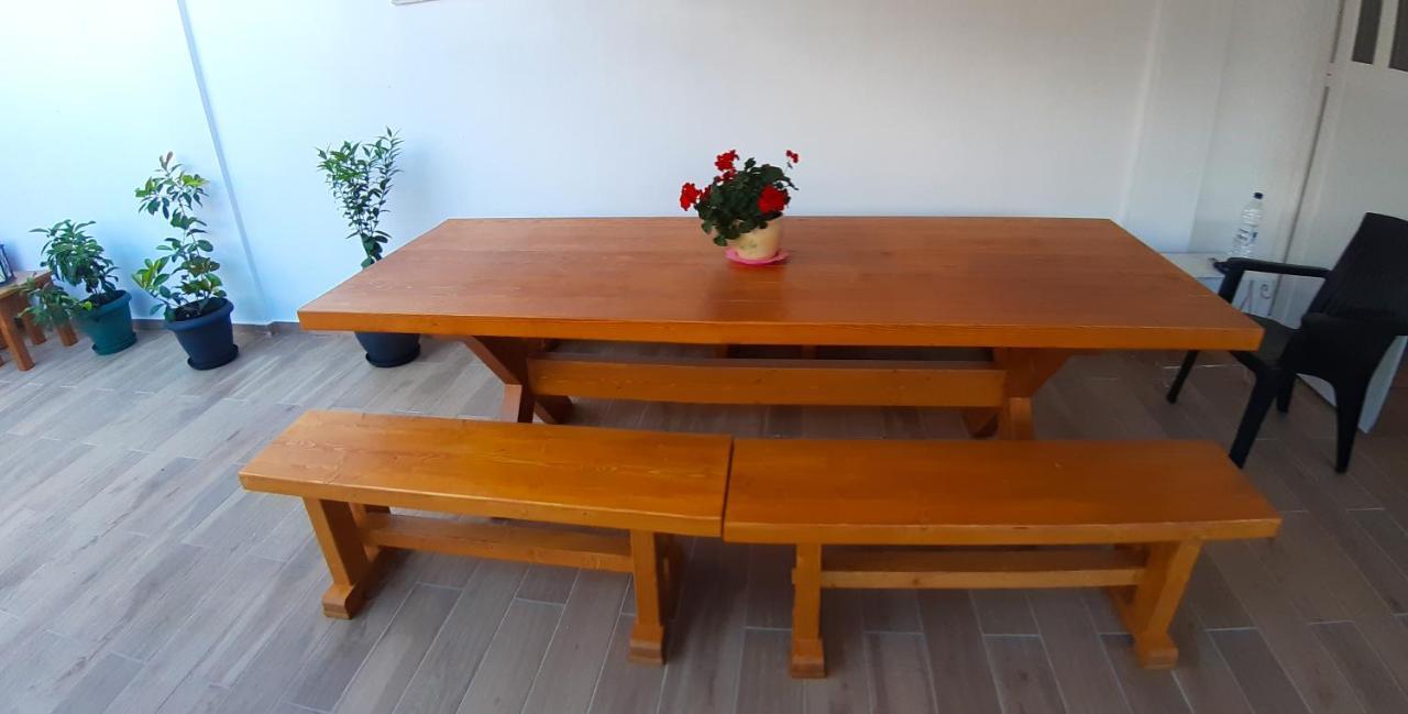 Central Apartment Near The Beach With Huge Private Terrace Loutraki  Luaran gambar