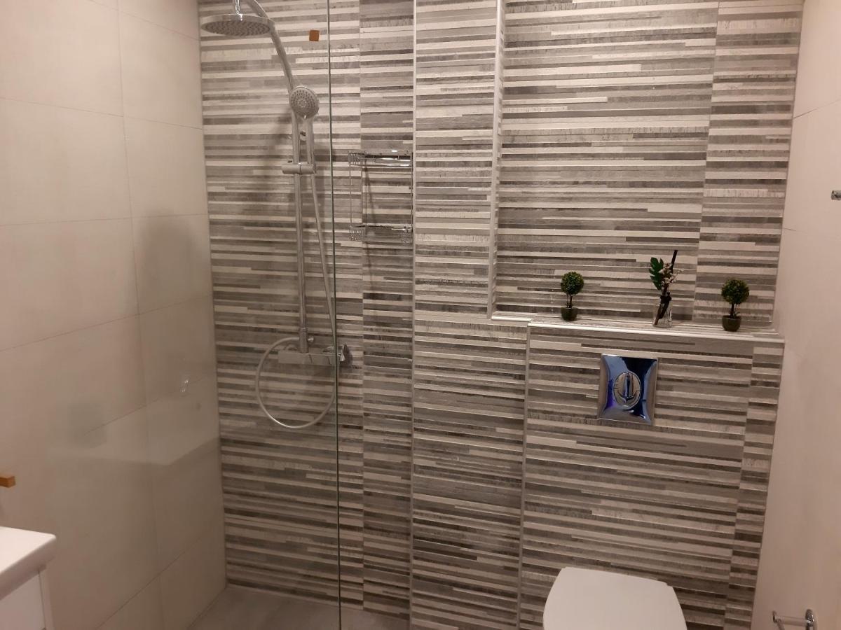 Central Apartment Near The Beach With Huge Private Terrace Loutraki  Luaran gambar